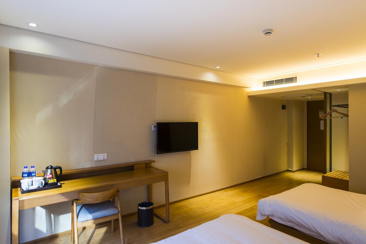 Ji Hotel Shanghai Hongqiao Airport Huqingping Highway Exterior photo