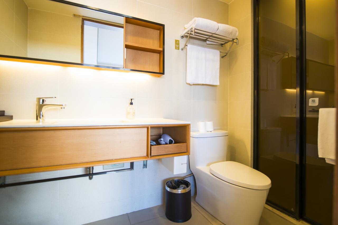 Ji Hotel Shanghai Hongqiao Airport Huqingping Highway Exterior photo