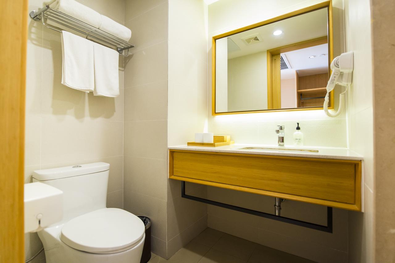 Ji Hotel Shanghai Hongqiao Airport Huqingping Highway Exterior photo