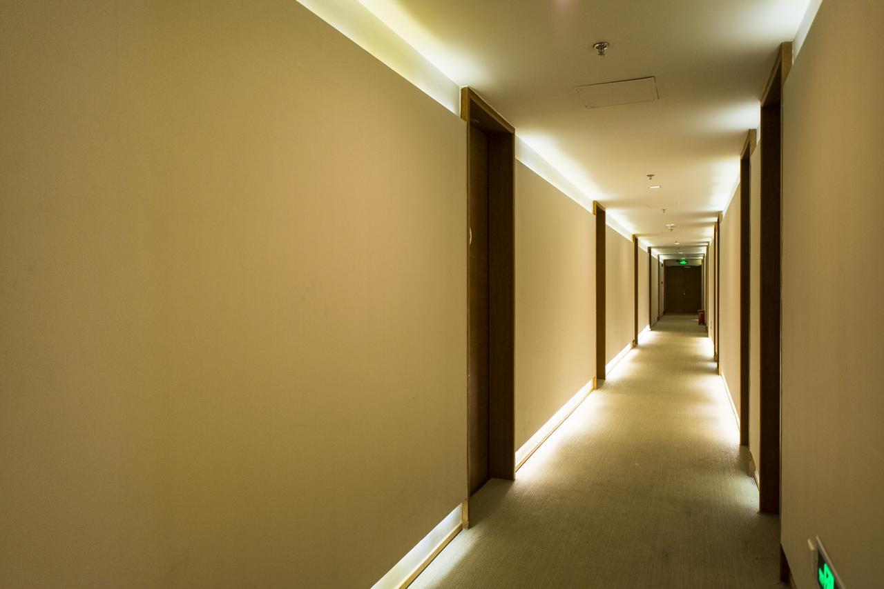 Ji Hotel Shanghai Hongqiao Airport Huqingping Highway Exterior photo