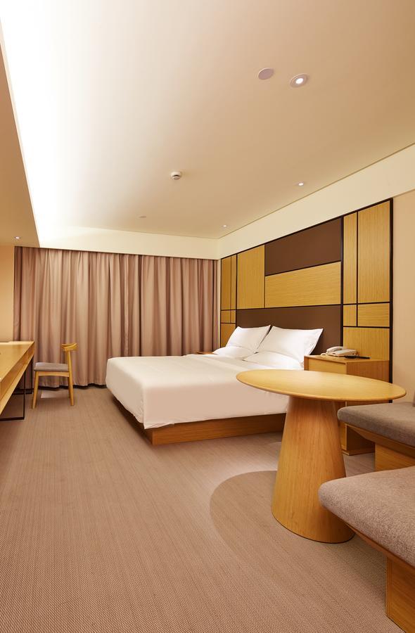 Ji Hotel Shanghai Hongqiao Airport Huqingping Highway Exterior photo
