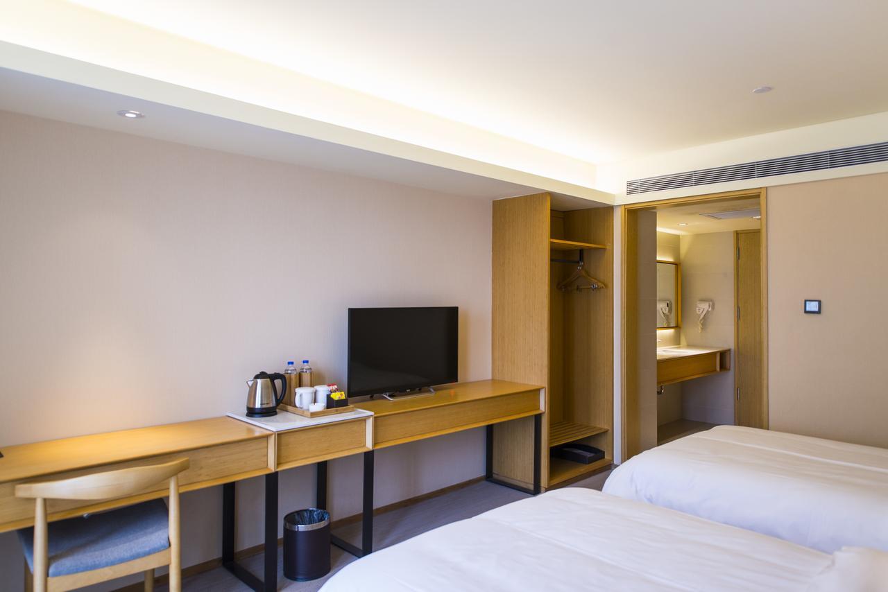 Ji Hotel Shanghai Hongqiao Airport Huqingping Highway Exterior photo